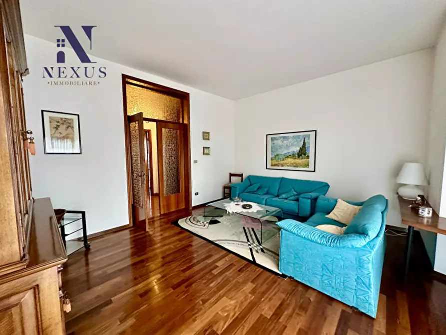 Immagine 1 di Casa trifamiliare in vendita  a Sant'ippolito