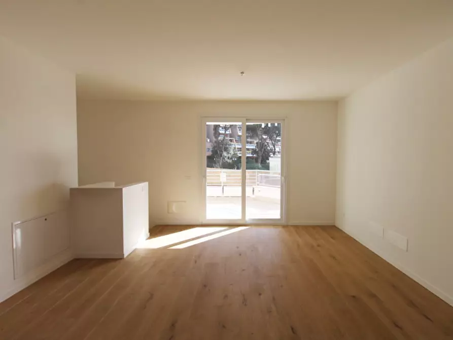 Immagine 3 di Villa in vendita  in Via Del Casale Solaro a Roma