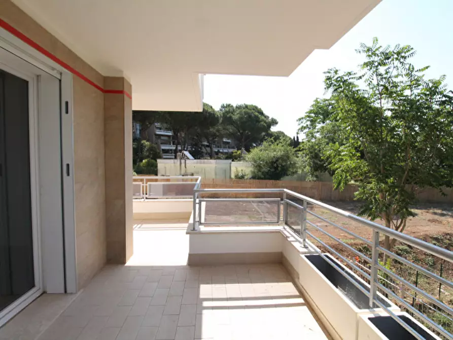 Immagine 21 di Villa in vendita  in Via Del Casale Solaro a Roma