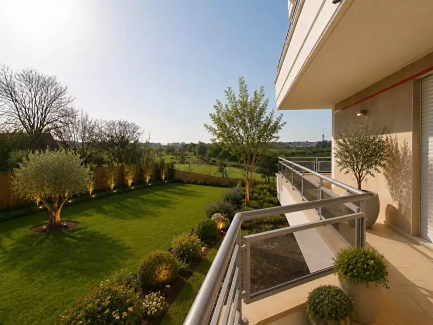 Immagine 24 di Villa in vendita  in Via Del Casale Solaro a Roma