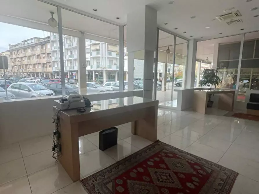 Immagine 7 di Negozio in vendita  in Via Alessandro Volta a Abano Terme