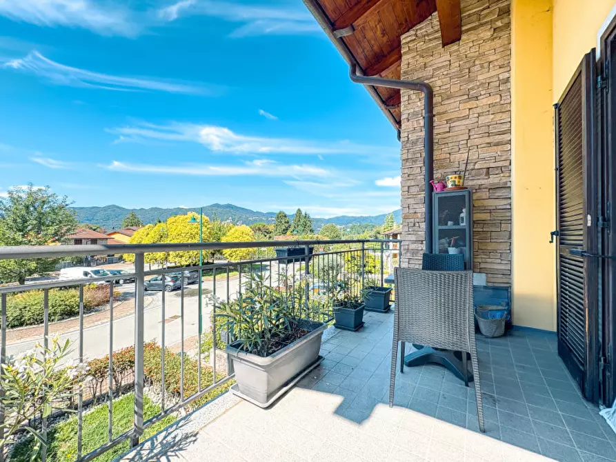 Immagine 9 di Appartamento in vendita  in Piazza Cleto Gallina 18 a Orta San Giulio