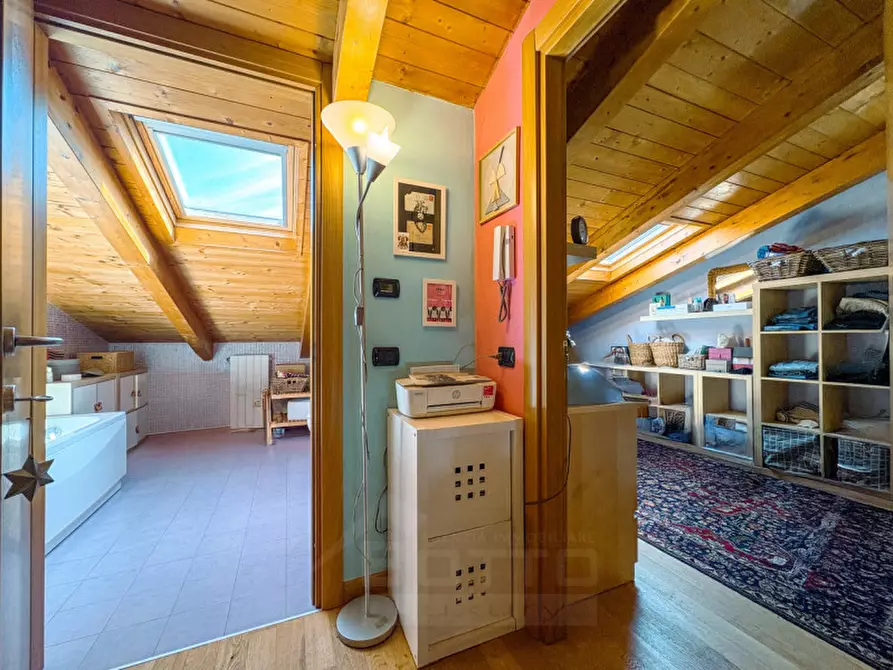 Immagine 11 di Appartamento in vendita  in Piazza Cleto Gallina 18 a Orta San Giulio