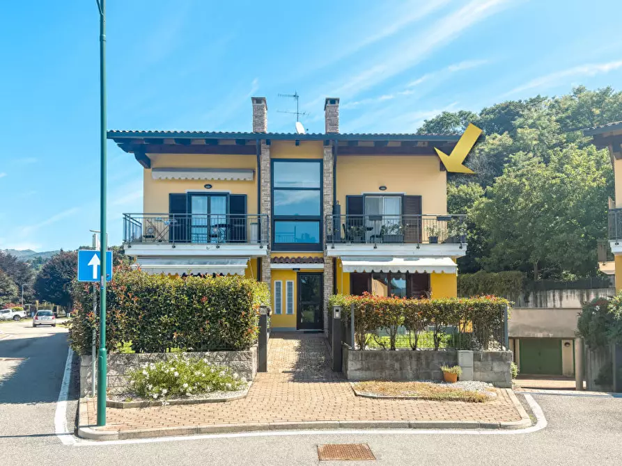 Immagine 15 di Appartamento in vendita  in Piazza Cleto Gallina 18 a Orta San Giulio