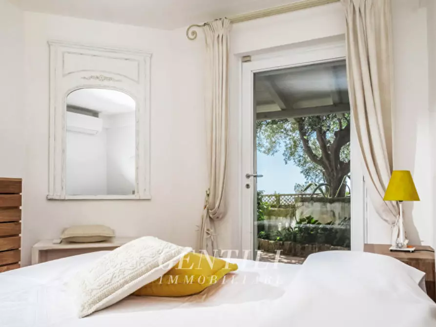 Immagine 17 di Villa in vendita  in Via Capo Ferro a Arzachena
