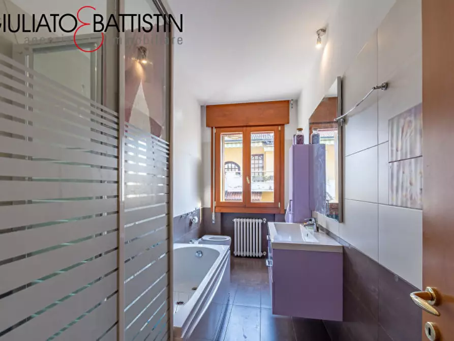 Immagine 6 di Casa bifamiliare in vendita  in Strada Biron di Sotto a Vicenza