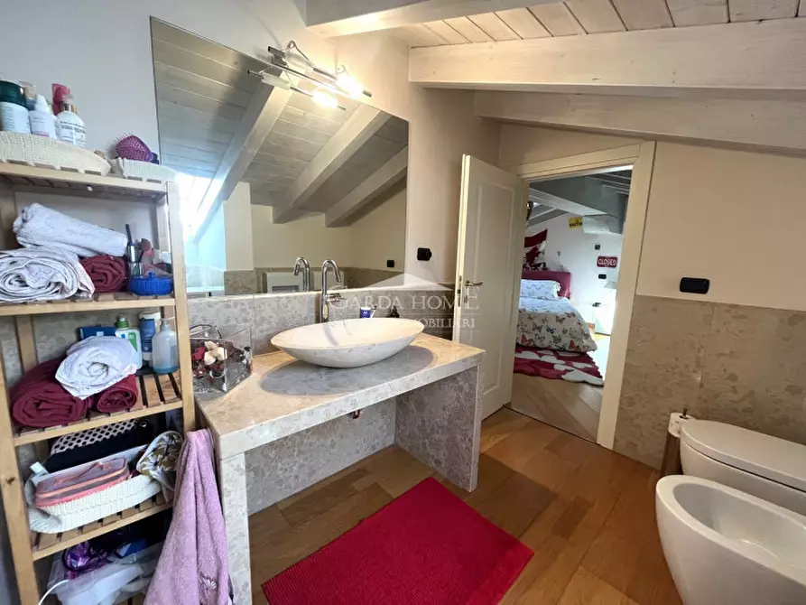 Immagine 33 di Appartamento in vendita  in Via Centenaro a Desenzano Del Garda