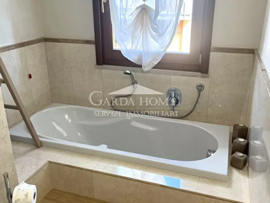 Immagine 40 di Appartamento in vendita  in Via Centenaro a Desenzano Del Garda