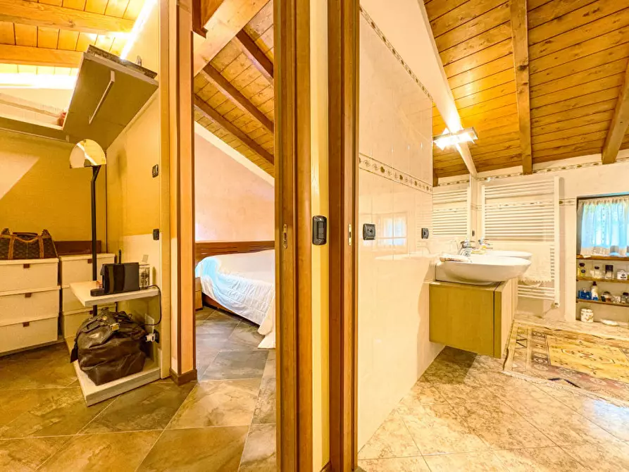 Immagine 21 di Villetta a schiera in vendita  in Via Frera 38 a Bolzano Novarese