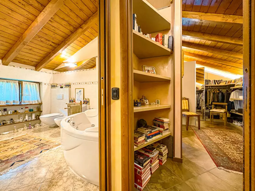 Immagine 22 di Villetta a schiera in vendita  in Via Frera 38 a Bolzano Novarese