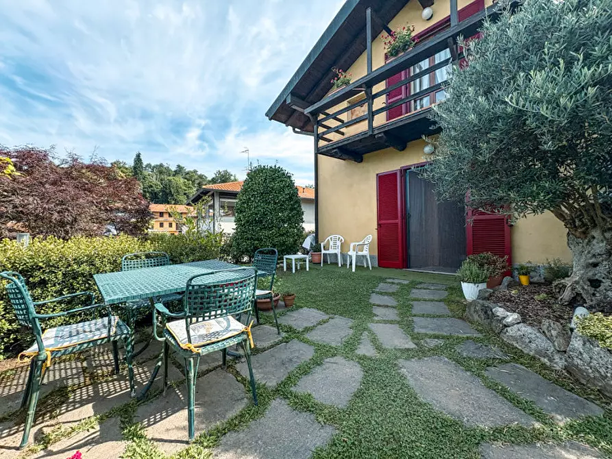 Immagine 38 di Villetta a schiera in vendita  in Via Frera 38 a Bolzano Novarese