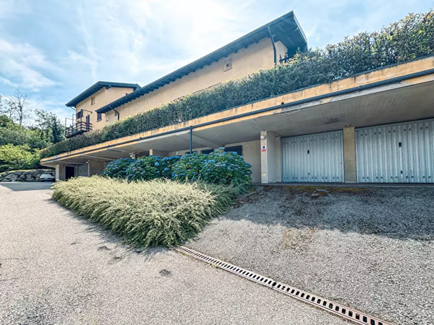 Immagine 49 di Villetta a schiera in vendita  in Via Frera 38 a Bolzano Novarese