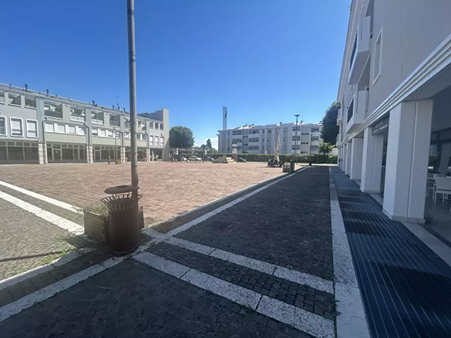 Immagine 5 di Attività commerciale in vendita  in Via Europa a Rubano