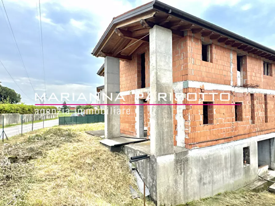 Immagine 7 di Casa bifamiliare in vendita  in Viale Asiago a Bassano Del Grappa