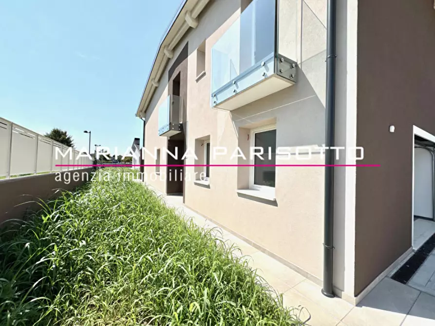 Immagine 2 di Casa bifamiliare in vendita  in Via Vincenzo a Rosà