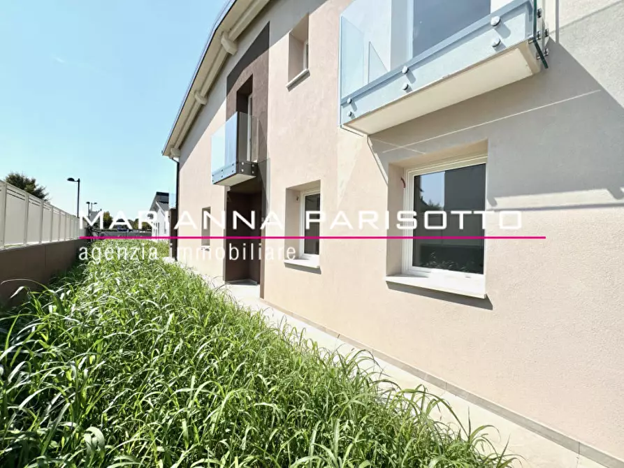 Immagine 3 di Casa bifamiliare in vendita  in Via Vincenzo a Rosà