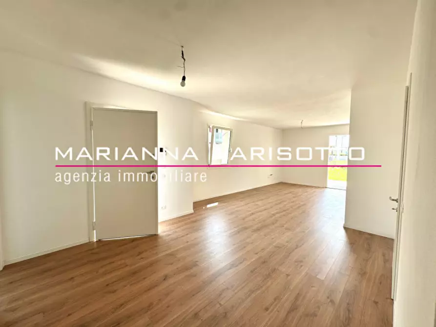 Immagine 40 di Casa bifamiliare in vendita  in Via Vincenzo a Rosà