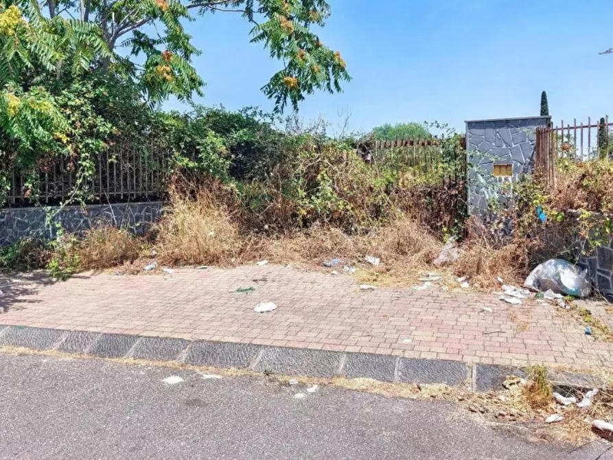 Immagine 10 di Terreno in vendita  in Via della Regione, 95037 San Giovanni La Punta CT, Italia a San Giovanni La Punta