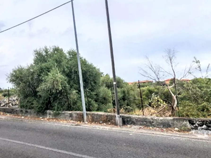 Immagine 4 di Terreno in vendita  in Via C. Colombo, 95030 Mascalucia CT, Italia a Mascalucia