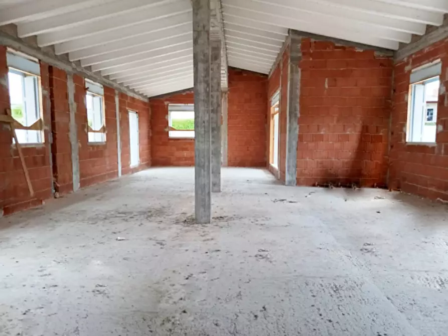 Immagine 17 di Villa in vendita  in via lombardia a Lonato del Garda