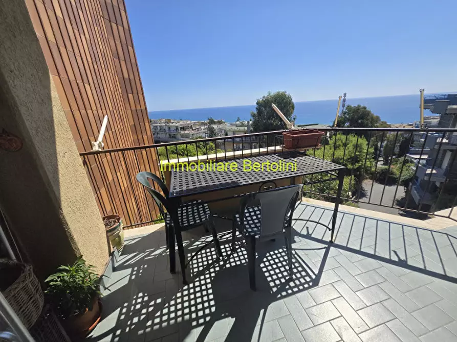 Immagine 3 di Appartamento in vendita  in VIA PADRE SEMERIA a San Remo