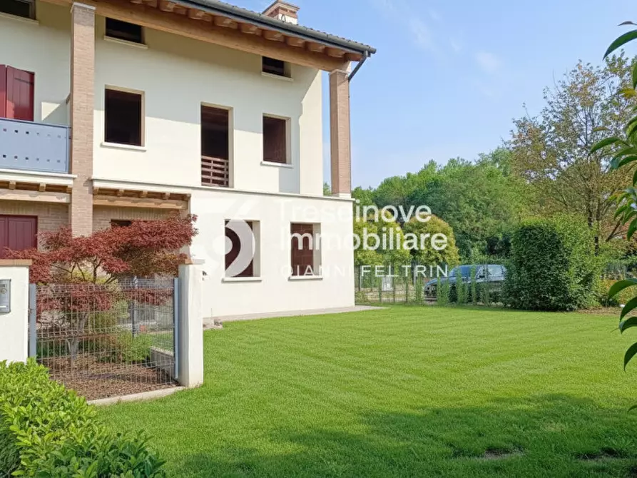 Immagine 1 di Casa bifamiliare in vendita  in Via Luigi Bavaresco a Paese