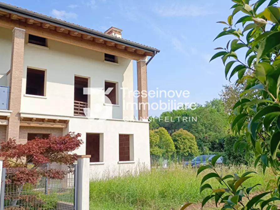 Immagine 1 di Casa bifamiliare in vendita  in Via Luigi Bavaresco a Paese