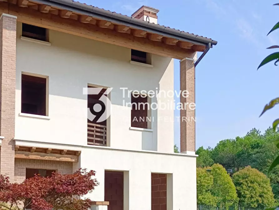 Immagine 2 di Casa bifamiliare in vendita  in Via Luigi Bavaresco a Paese