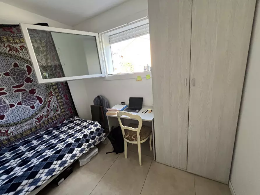 Immagine 14 di Camera in affitto  a Legnaro