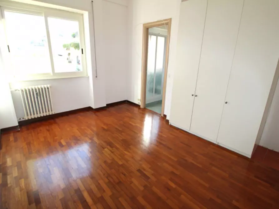 Immagine 3 di Appartamento in vendita  in Via di Vigna Stelluti a Roma