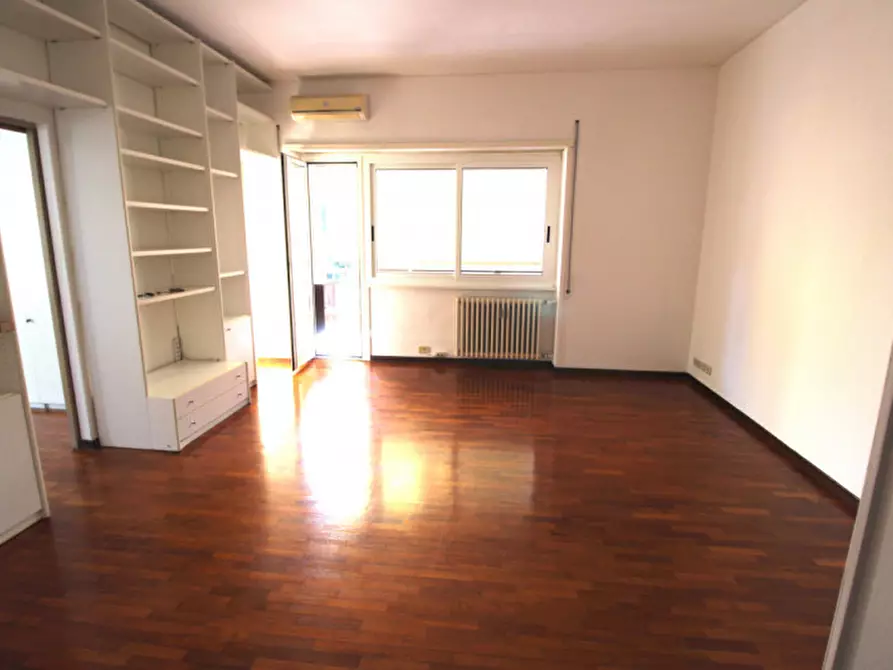 Immagine 4 di Appartamento in vendita  in Via di Vigna Stelluti a Roma