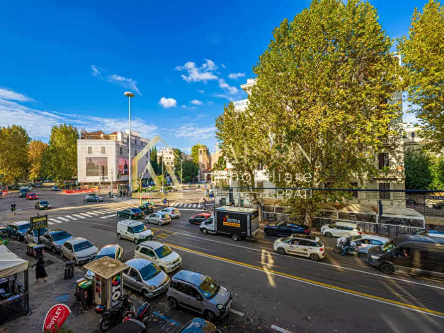 Immagine 27 di Appartamento in vendita  in Piazza Ungheria a Roma