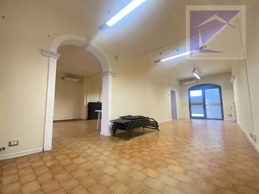 Immagine 2 di Negozio in affitto  a Camposampiero