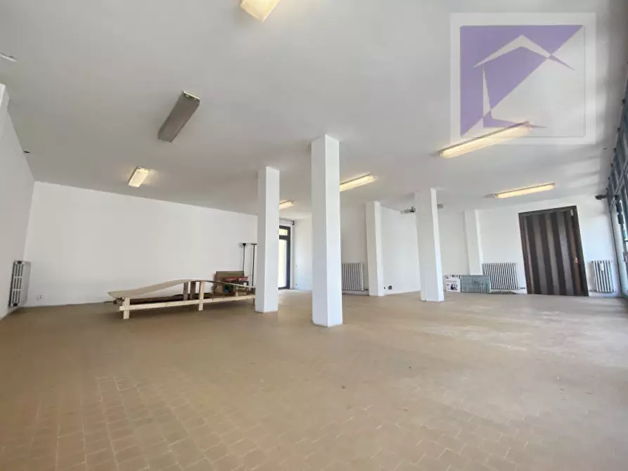 Immagine 3 di Negozio in affitto  a Camposampiero