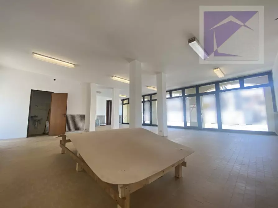 Immagine 4 di Negozio in affitto  a Camposampiero