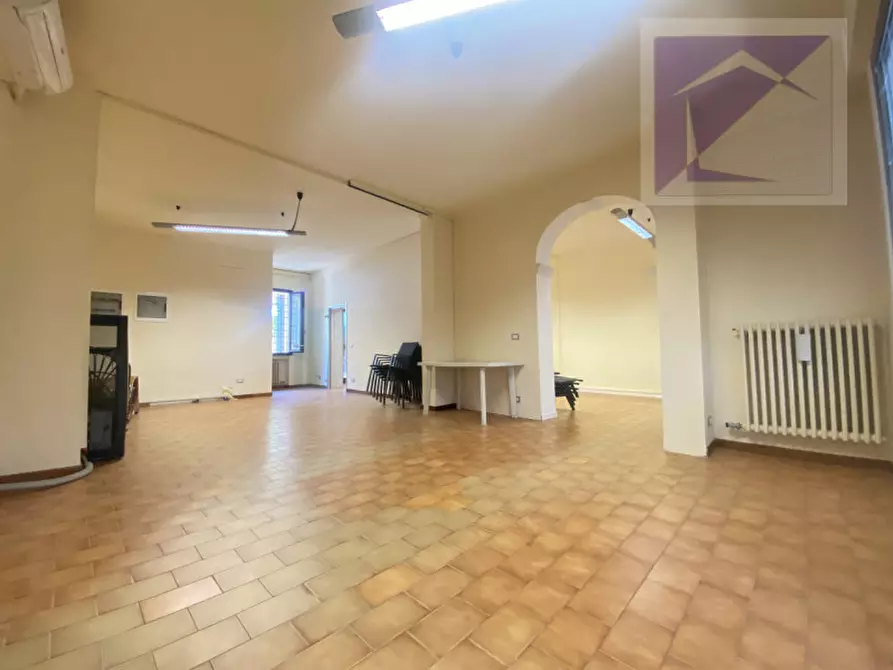 Immagine 4 di Negozio in affitto  a Camposampiero