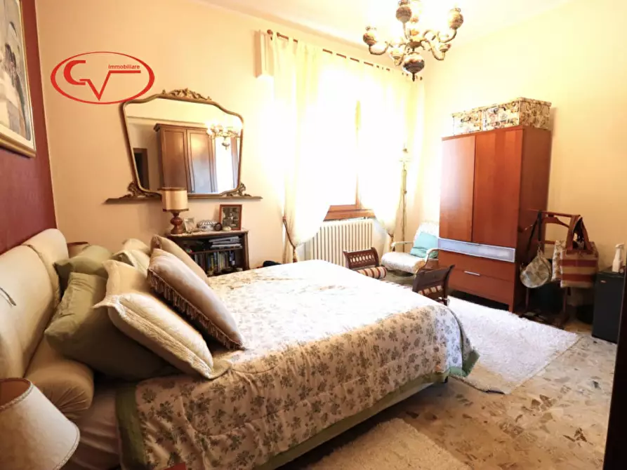 Immagine 16 di Appartamento in vendita  in Via Guglielmo Marconi a Montevarchi