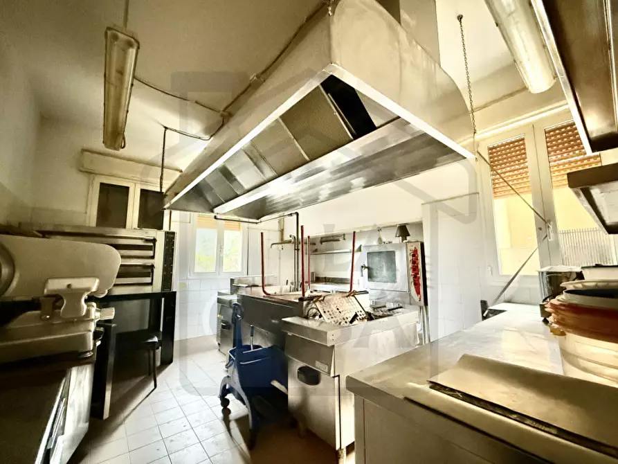 Immagine 2 di Attività commerciale in vendita  in Via Fornace a Montegrotto Terme