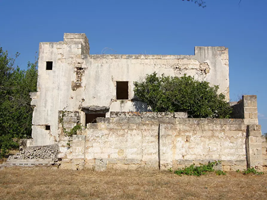 Immagine 12 di Villa in vendita  in Via Parabita a Alezio