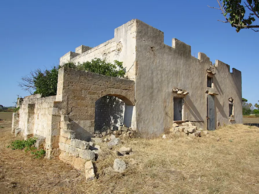 Immagine 14 di Villa in vendita  in Via Parabita a Alezio