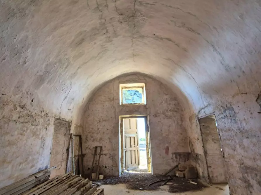 Immagine 22 di Villa in vendita  in Via Parabita a Alezio