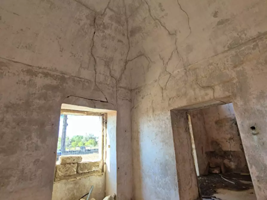 Immagine 29 di Villa in vendita  in Via Parabita a Alezio