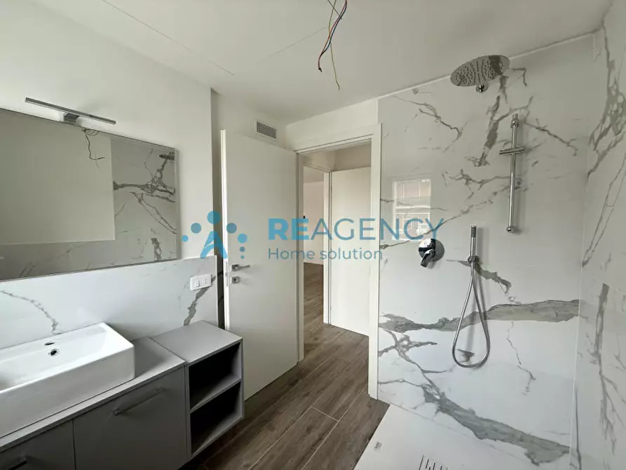 Immagine 8 di Appartamento in vendita  in Viale Italia a Creazzo