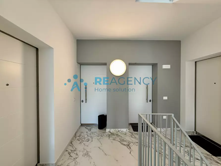 Immagine 13 di Appartamento in vendita  in Viale Italia a Creazzo