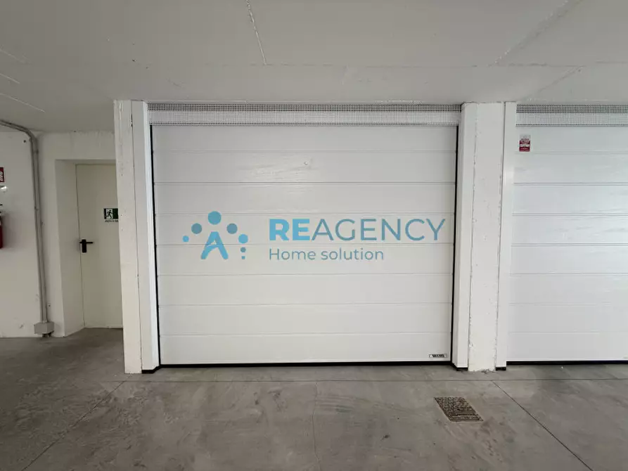 Immagine 17 di Appartamento in vendita  in Viale Italia a Creazzo