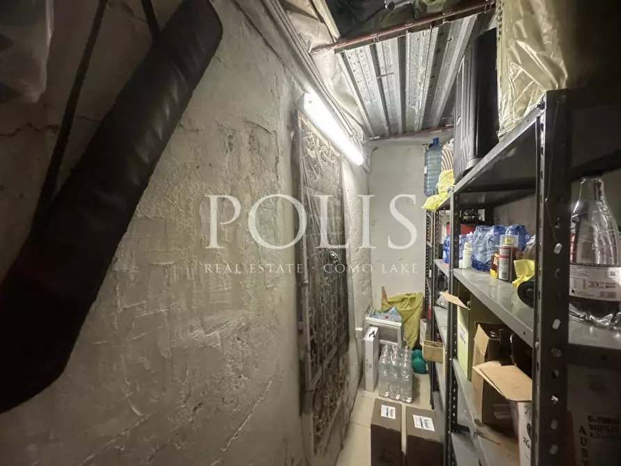 Immagine 17 di Appartamento in vendita  in VIA SANTA MARTA a Como