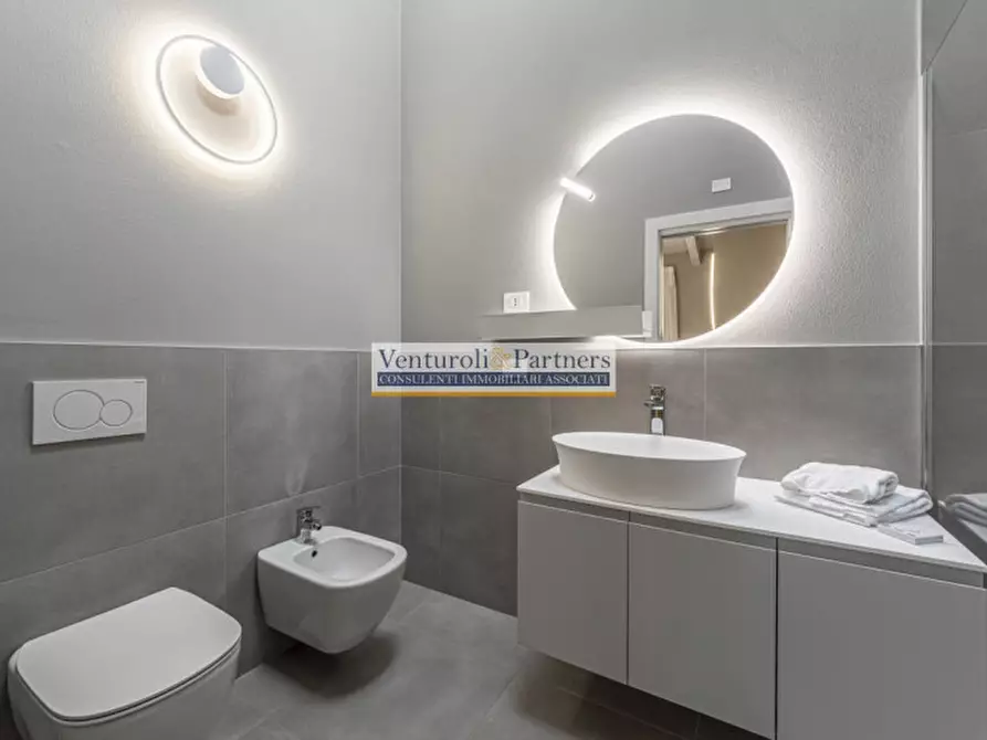 Immagine 10 di Appartamento in vendita  in Via Grezze a Desenzano Del Garda