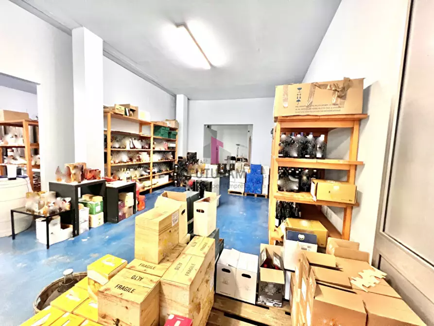 Immagine 6 di Negozio in vendita  in Via Magrè Cristoforo, 50 a Schio