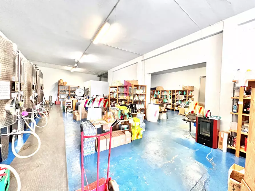 Immagine 7 di Negozio in vendita  in Via Magrè Cristoforo, 50 a Schio