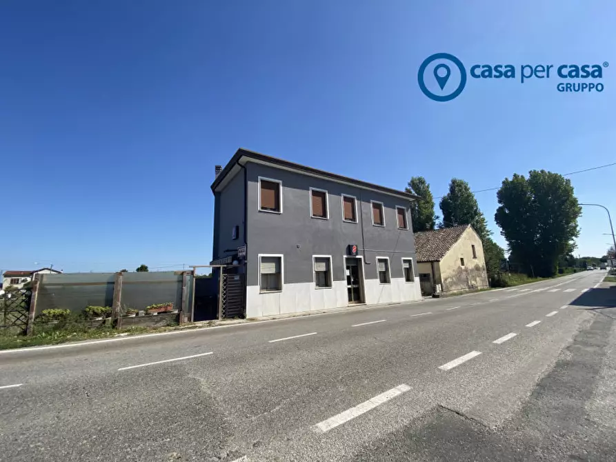 Immagine 1 di Attività commerciale in vendita  in Adria, Località Pontinovi a Adria